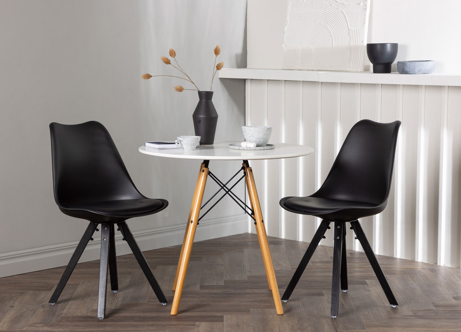 Lot de 4 chaises scandinaves en simili cuir et métal