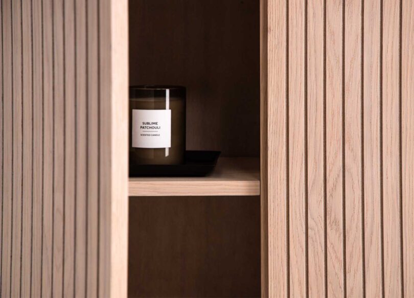 zoom sur les portes rainurees