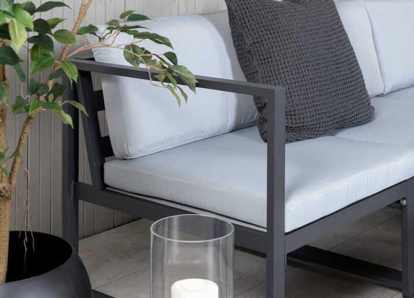 zoom sur le salon de jardin