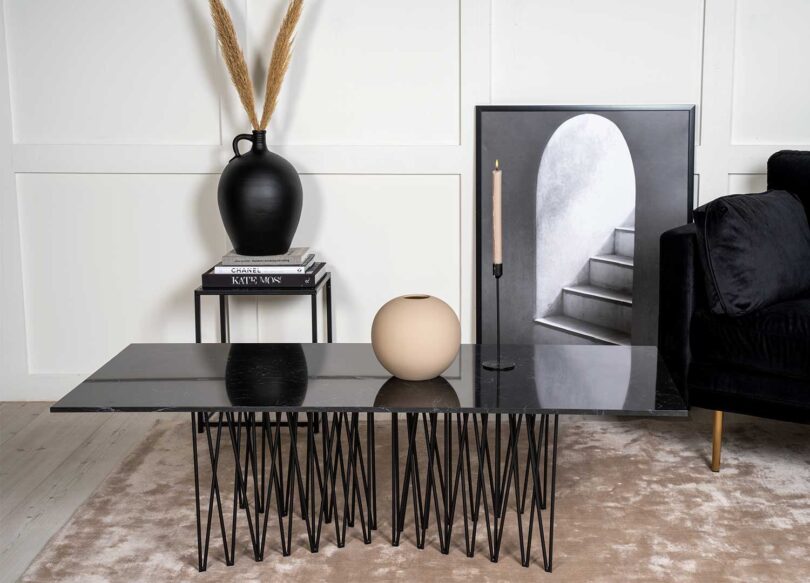 table basse design 140 cm aspect marbre noir