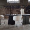 table salle à manger 230 cm pour 8 forme ovale moderne et pieds design en croix