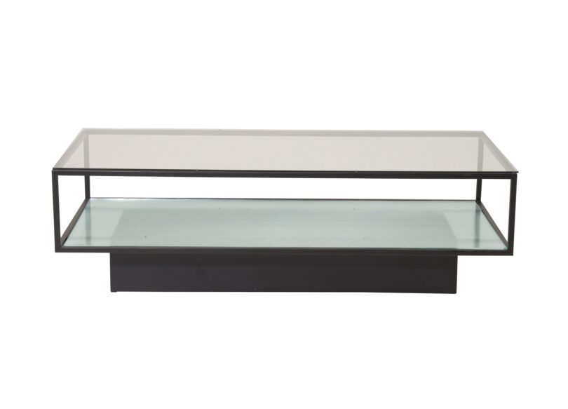 table basse en métal noir et plateaux en verre