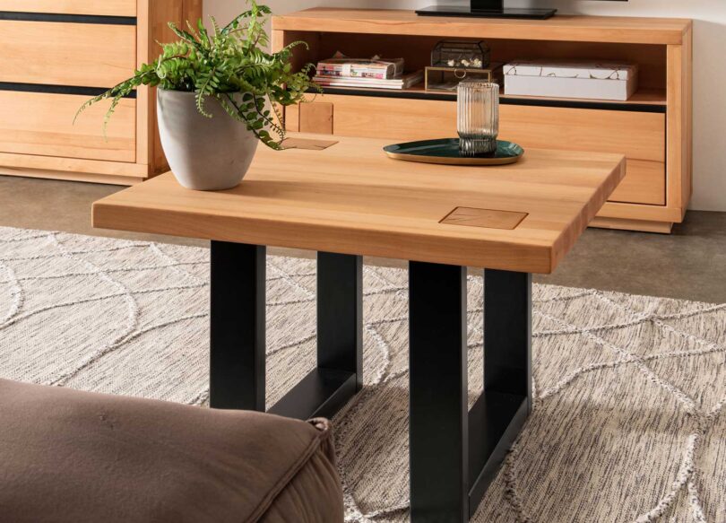 Petite table de salon en bois de hêtre massif