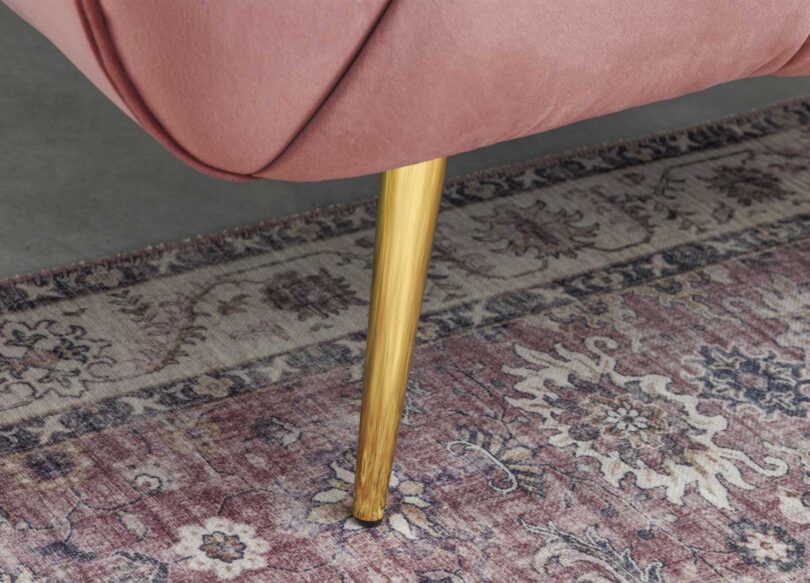 Piétement du fauteuil de salon rose