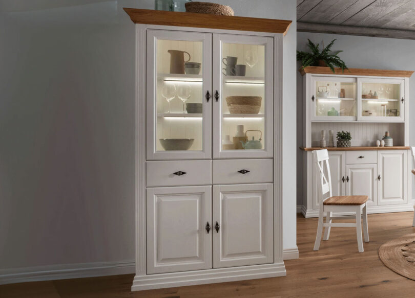 Meuble vitrine haute en bois de pin massif