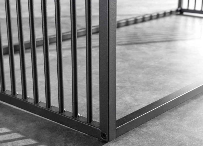 Piétement en métal noir de la table basse