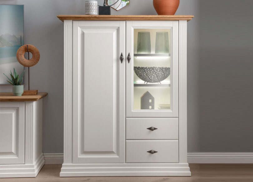 Meuble commode en bois de pin blanc naturel