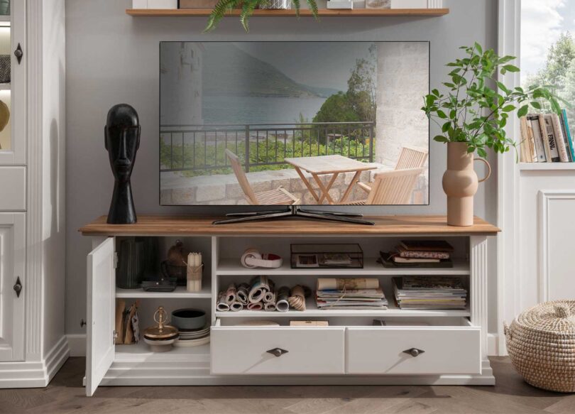 Ouverture du meuble tv blanc cottage