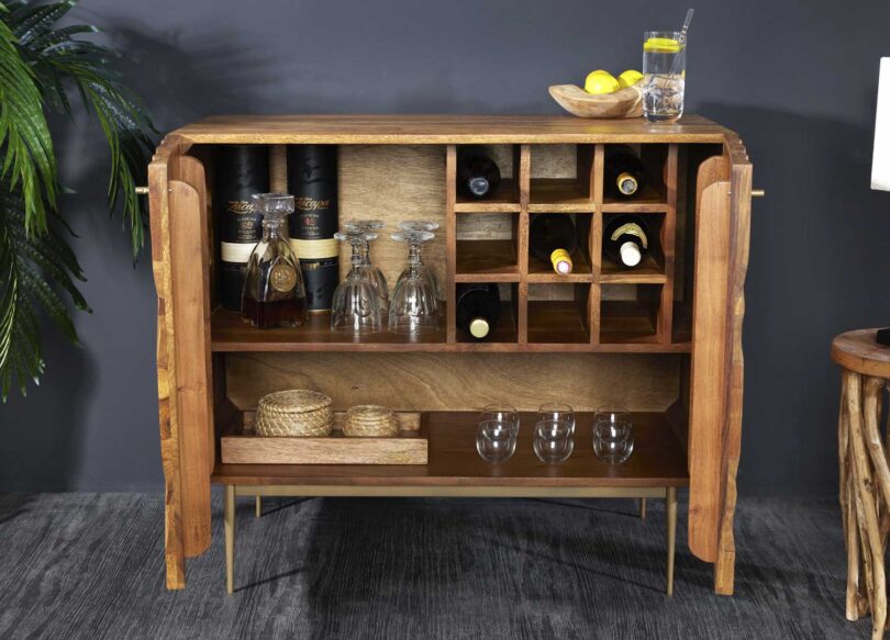 Ouverture du meuble de bar en bois de sesham naturel