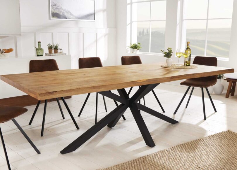 Table à manger en bois naturel rectangulaire