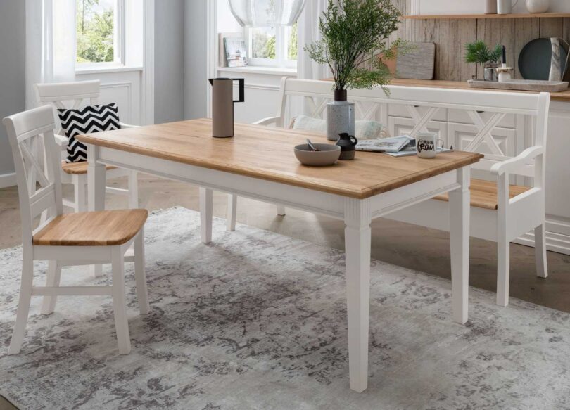 Table de repas en bois massif style cottage