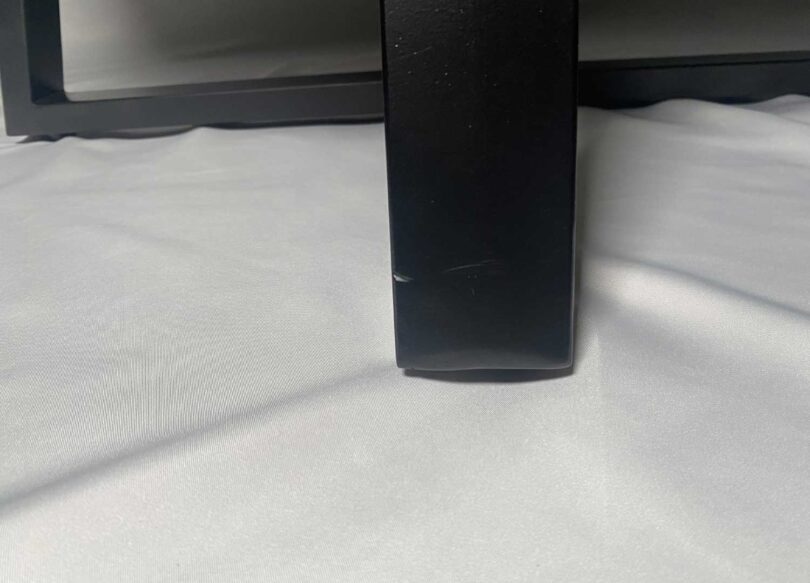 Piétement en métal noir de la table