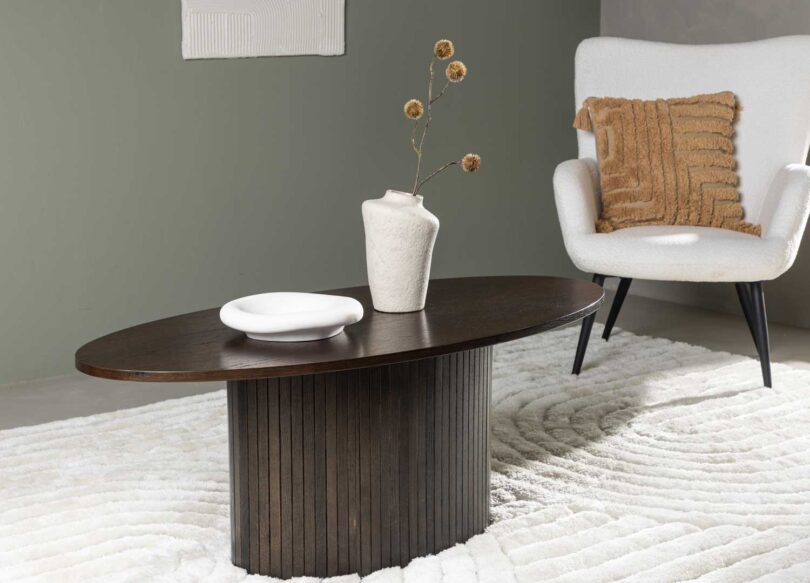 Table basse ovale en bois aspect foncé