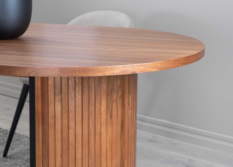 Coin de la table de repas 200cm aspect bois de noyer