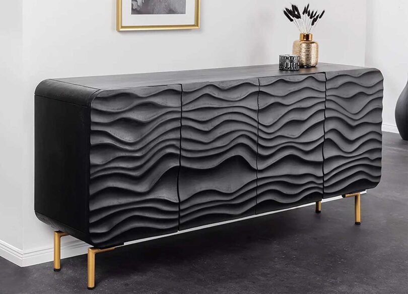 Buffet en bois de manguier foncé 160cm façades avec reliefs