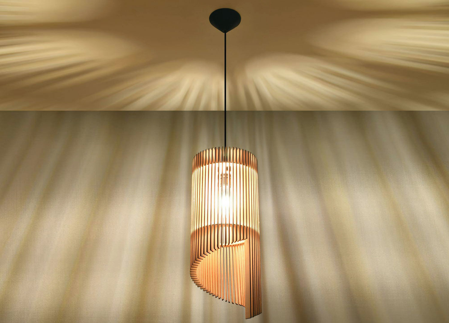 Lampe suspendue en bois naturel style bâtonnets de bois