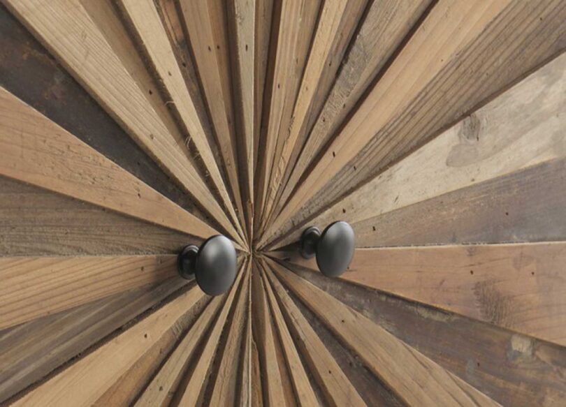 Buffet haut en bois de sapin massif 2 portes