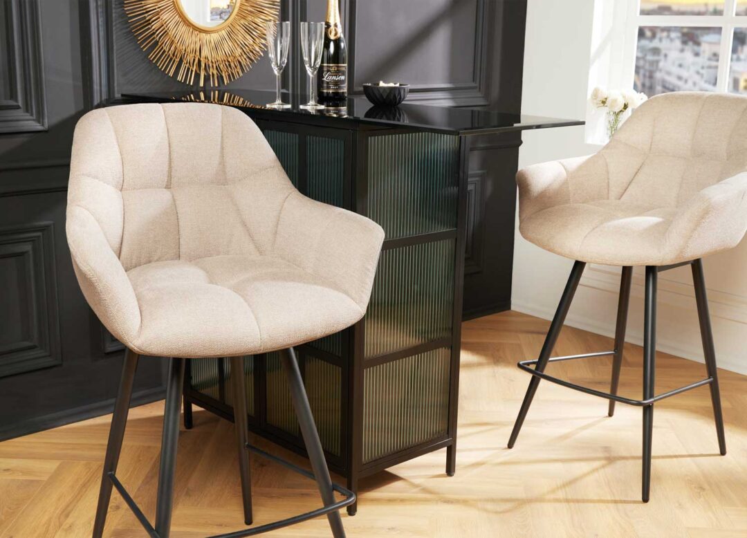 Lot de deux chaises de bar rotatives en tissu beige moderne