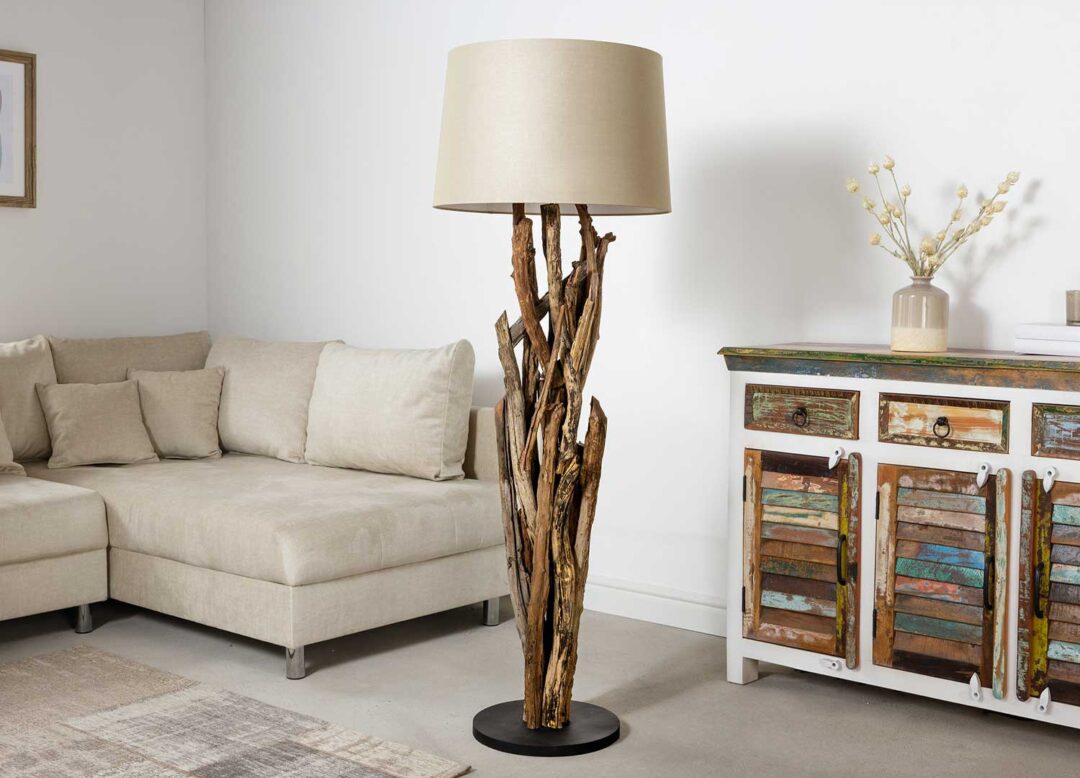 Lampe en bois de teck massif avec abat-jour en lin de qualité