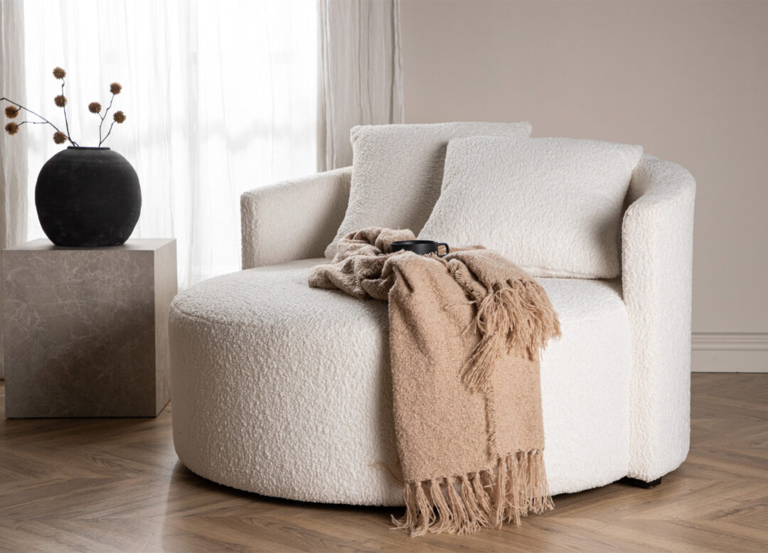 Canapé 2 places rond en tissu bouclé blanc cassé moderne