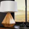 Lampe en bois de teck et abat-jour en coton blanc