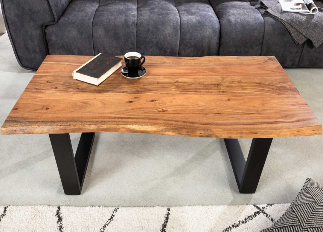 Table basse en bois d'acacia massif bords irréguliers de 120cm