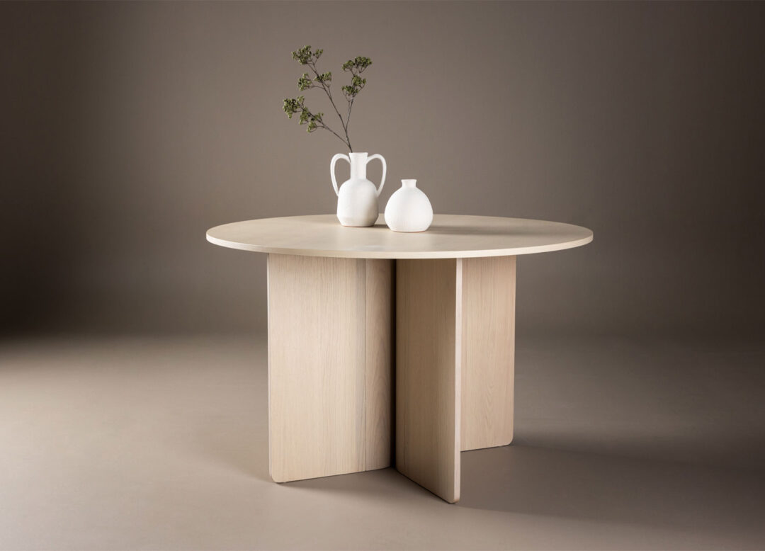 Table de salle à manger ronde 120cm en bois blanchi