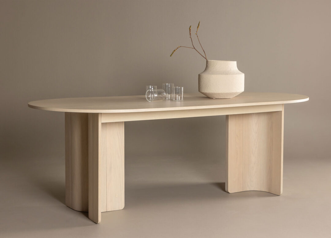 Table de salle à manger ovale de 220cm aspect chêne blanchi