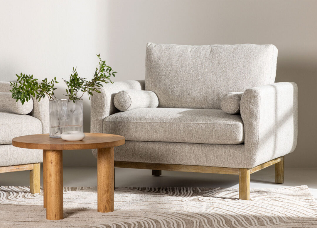 Fauteuil de salon en tissu beige