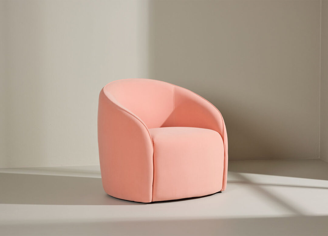Fauteuil de salon rose pêche en tissu microfibre
