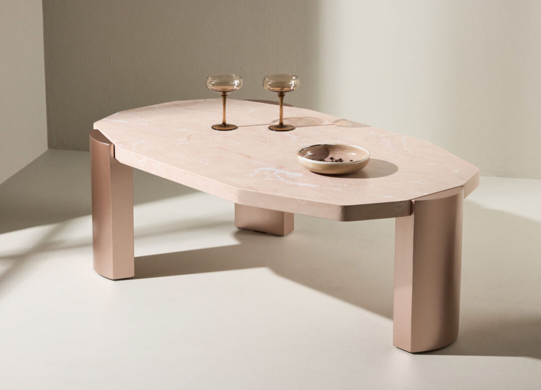 Table basse rose plateau aspect marbré