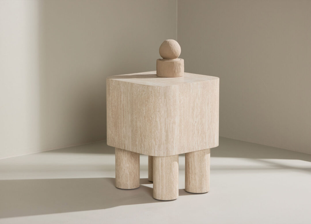Table d'appoint carrée aspect travertin beige