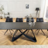 Table extensible noir rouille jusqu'à 260 cm