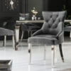Chaise en velours gris chesterfield baroque