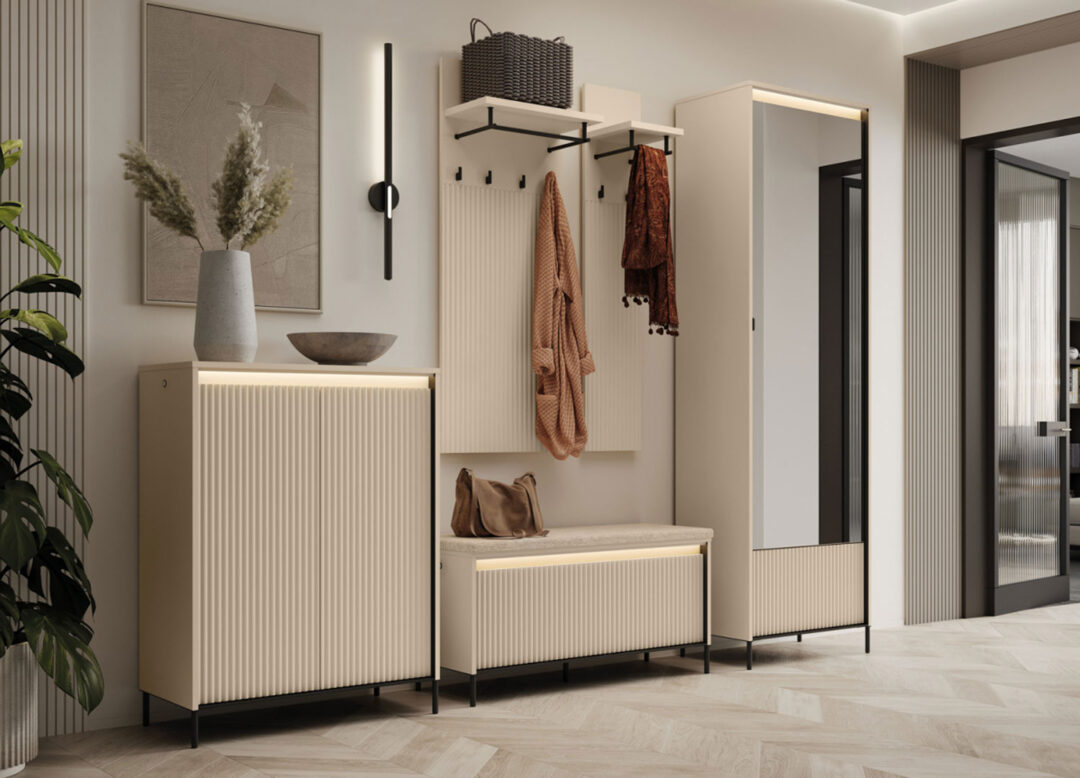 Meubles d'entrée beige avec façades striées et bandeau led