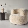Fauteuil doux fourrure beige