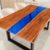 Table de salle à manger bois et epoxy bleu