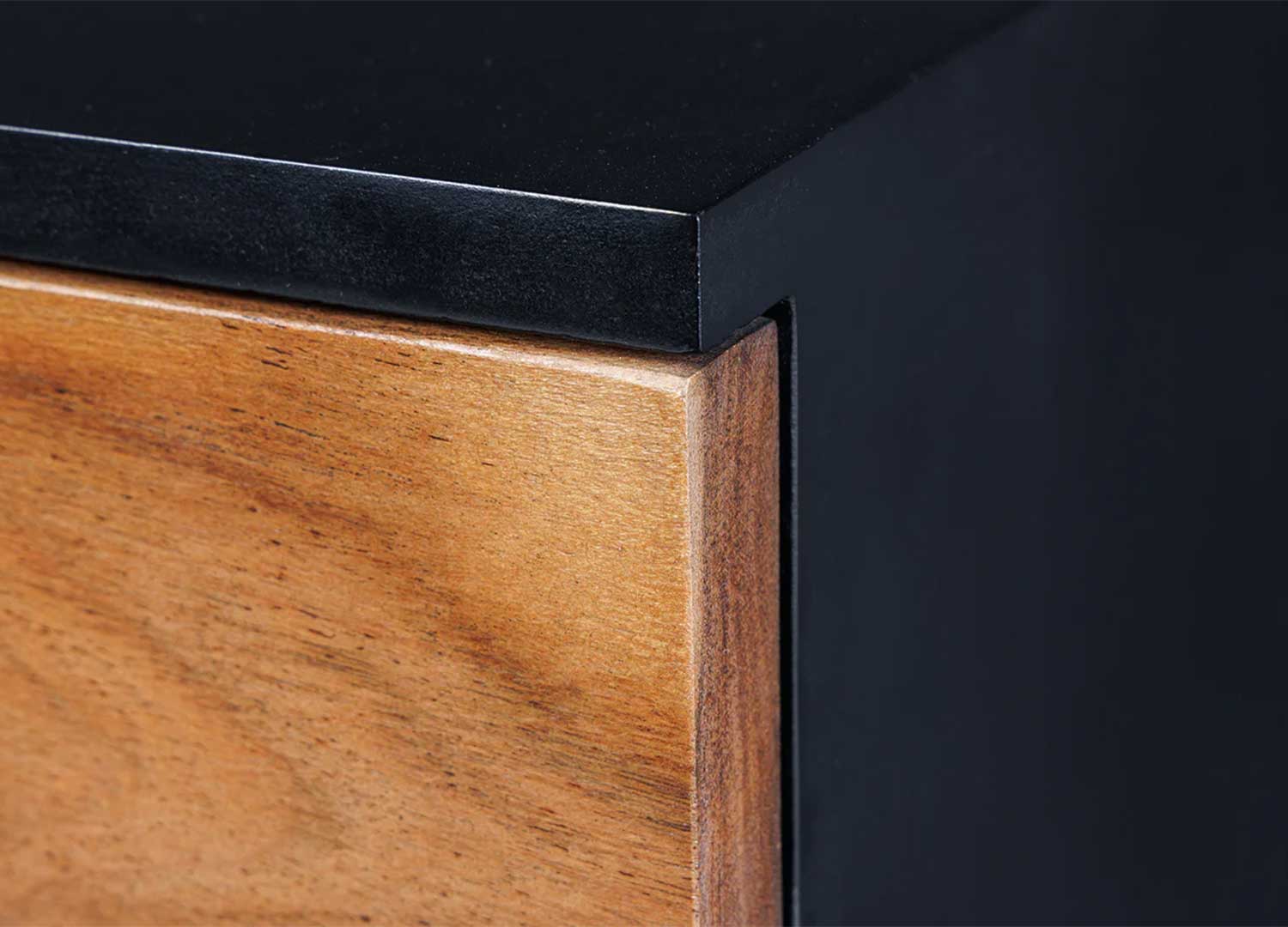 Détail du bois d'acacia massif