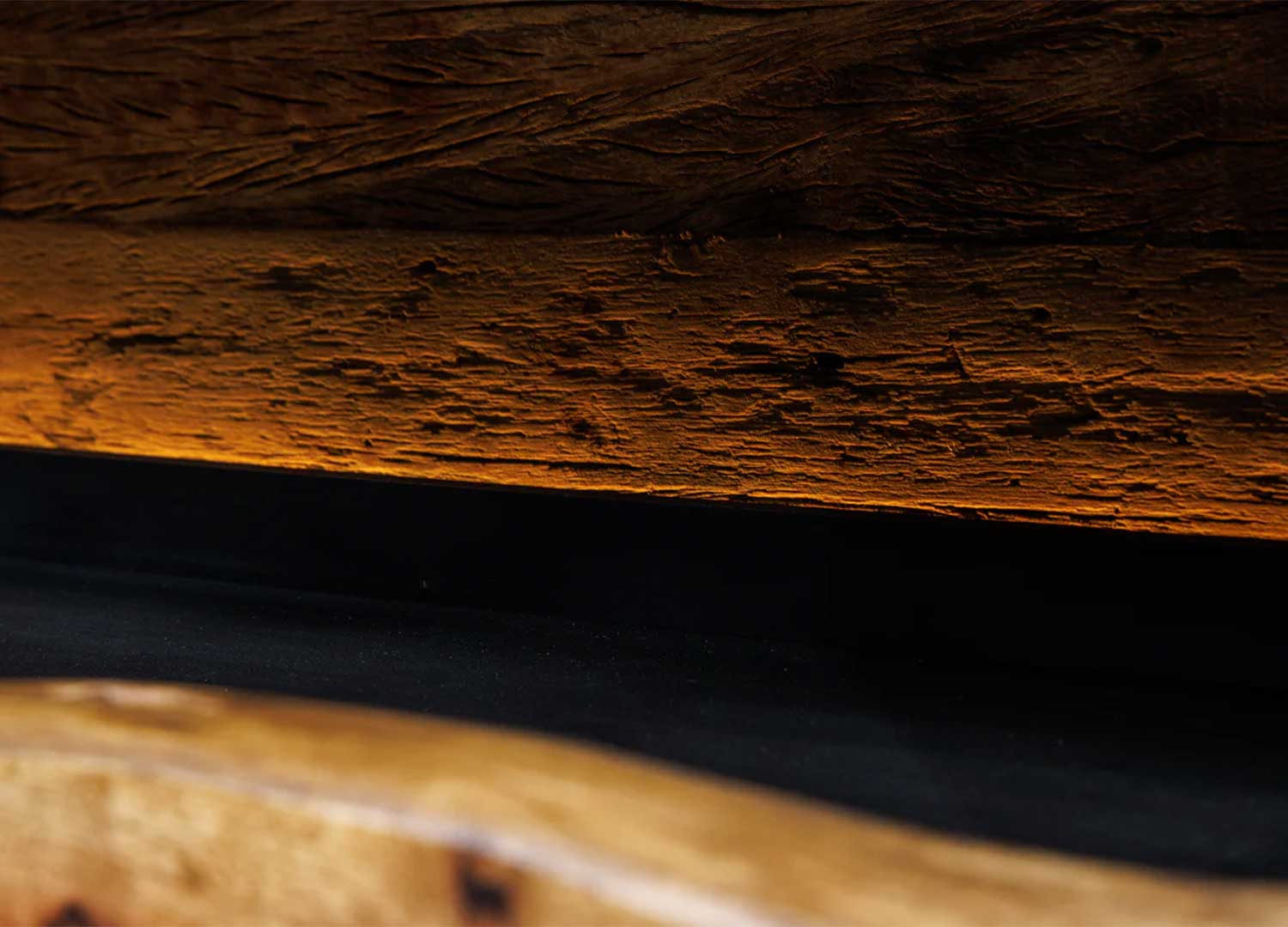 Détail du panneau en bois naturel