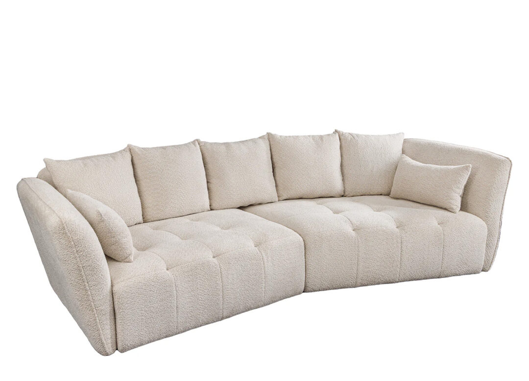 Canapé XXL ASTORIA beige champagne dans un salon panoramique contemporain