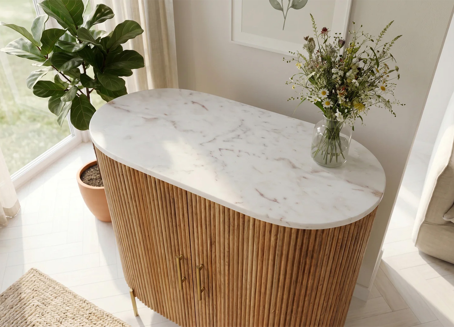 Vue de dessus du plateau en marbre blanc de la commode MARELLO avec forme arrondie