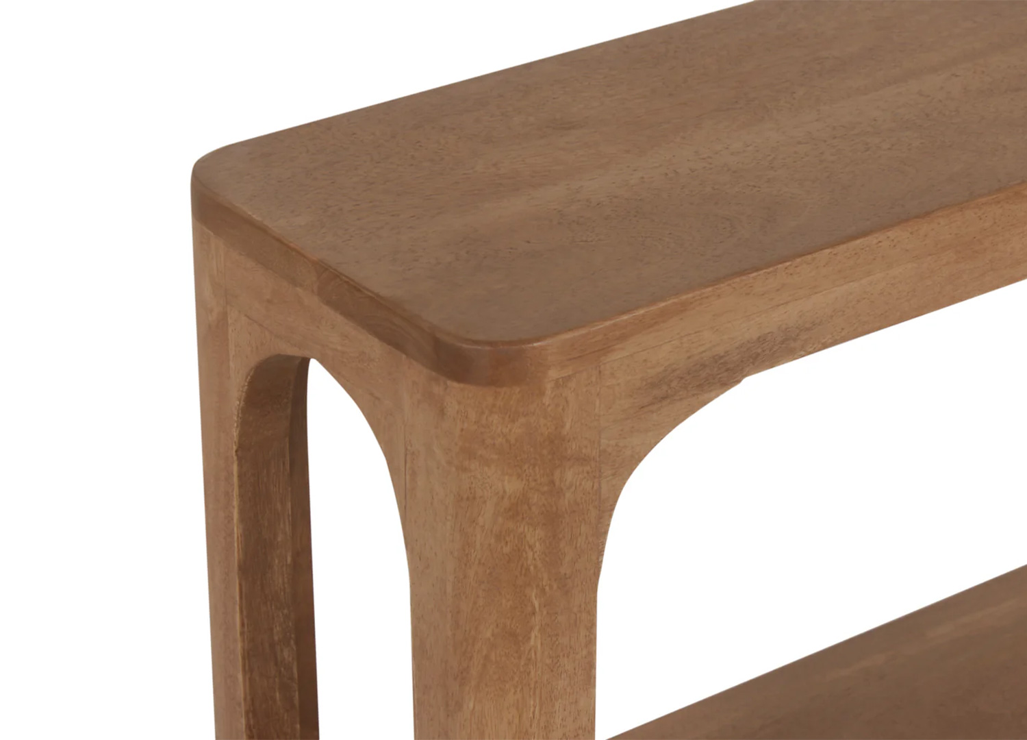 Détail de l’angle arrondi de la console NOMA en bois de manguier massif finition miel