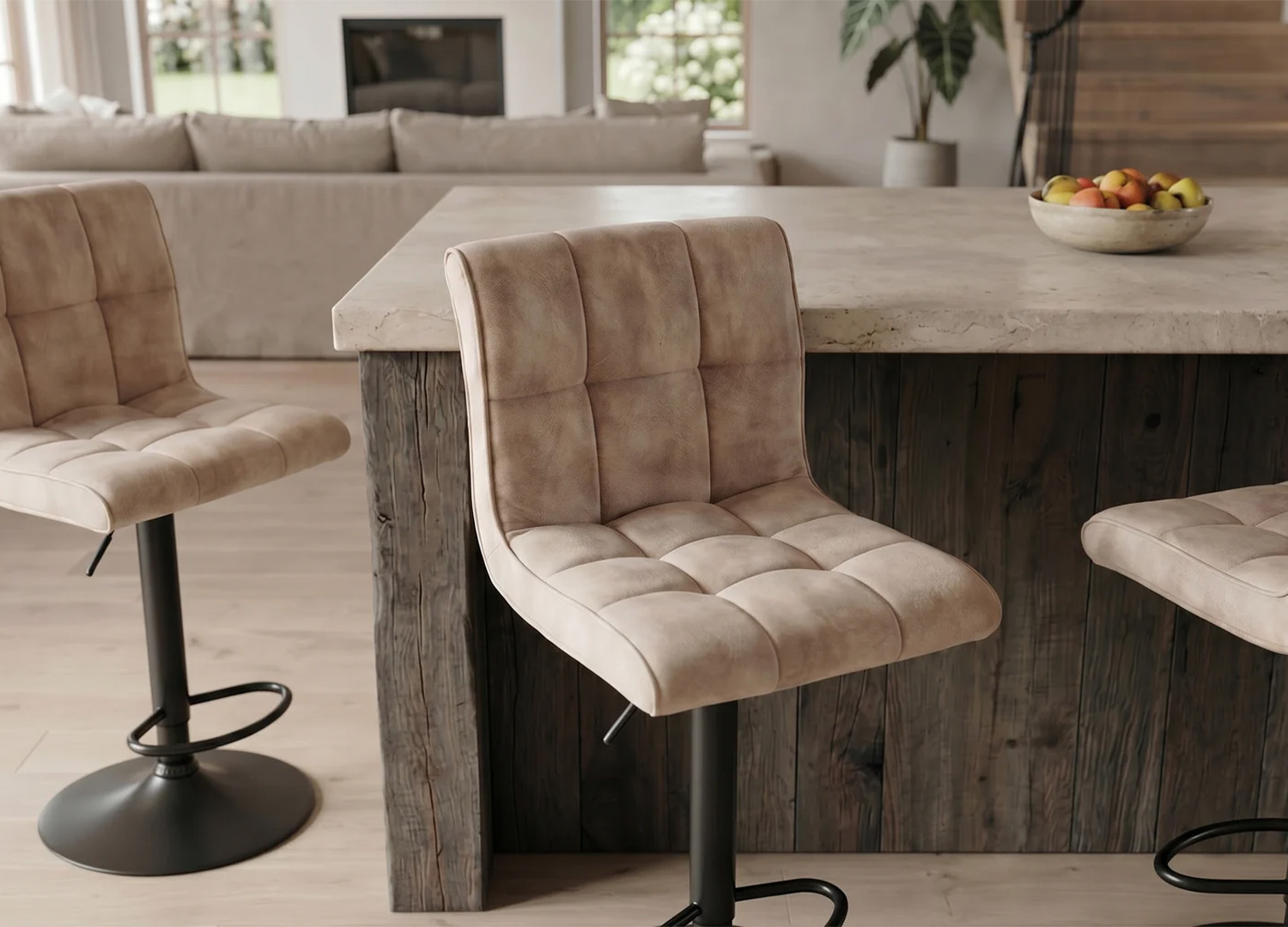 Assise et dossier en velours champagne du tabouret de bar LORENZO confortable