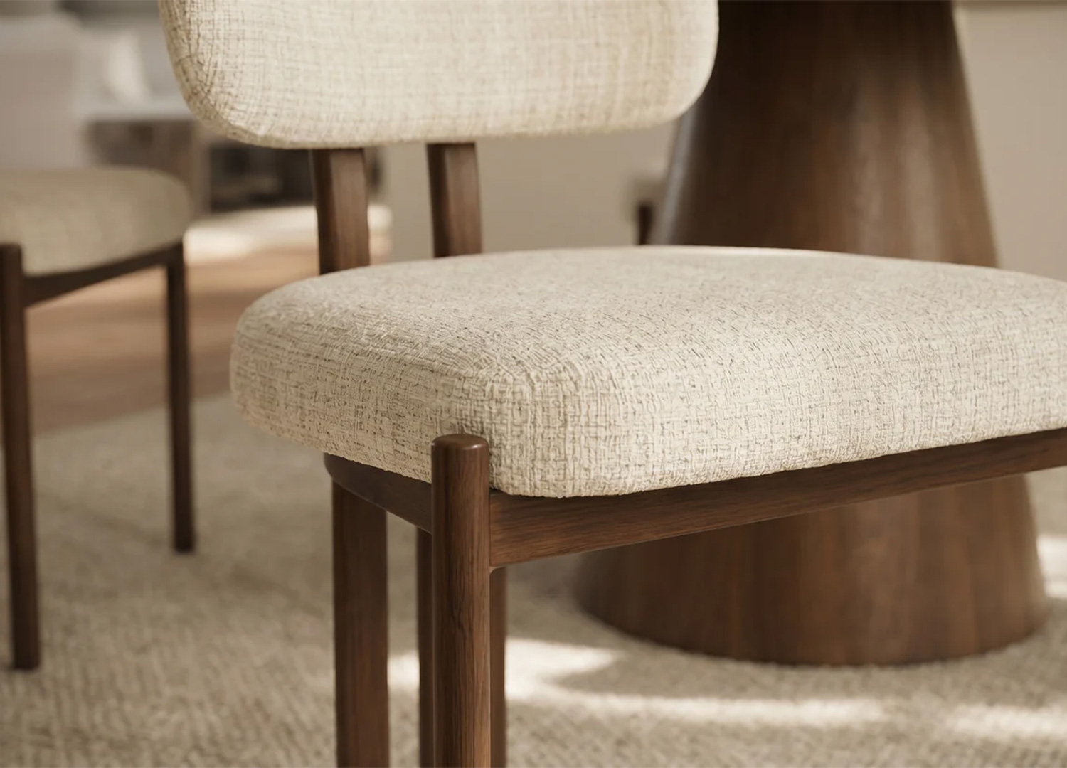Assise rembourrée en tissu chenille beige crème de la chaise de salle à manger AVELINE