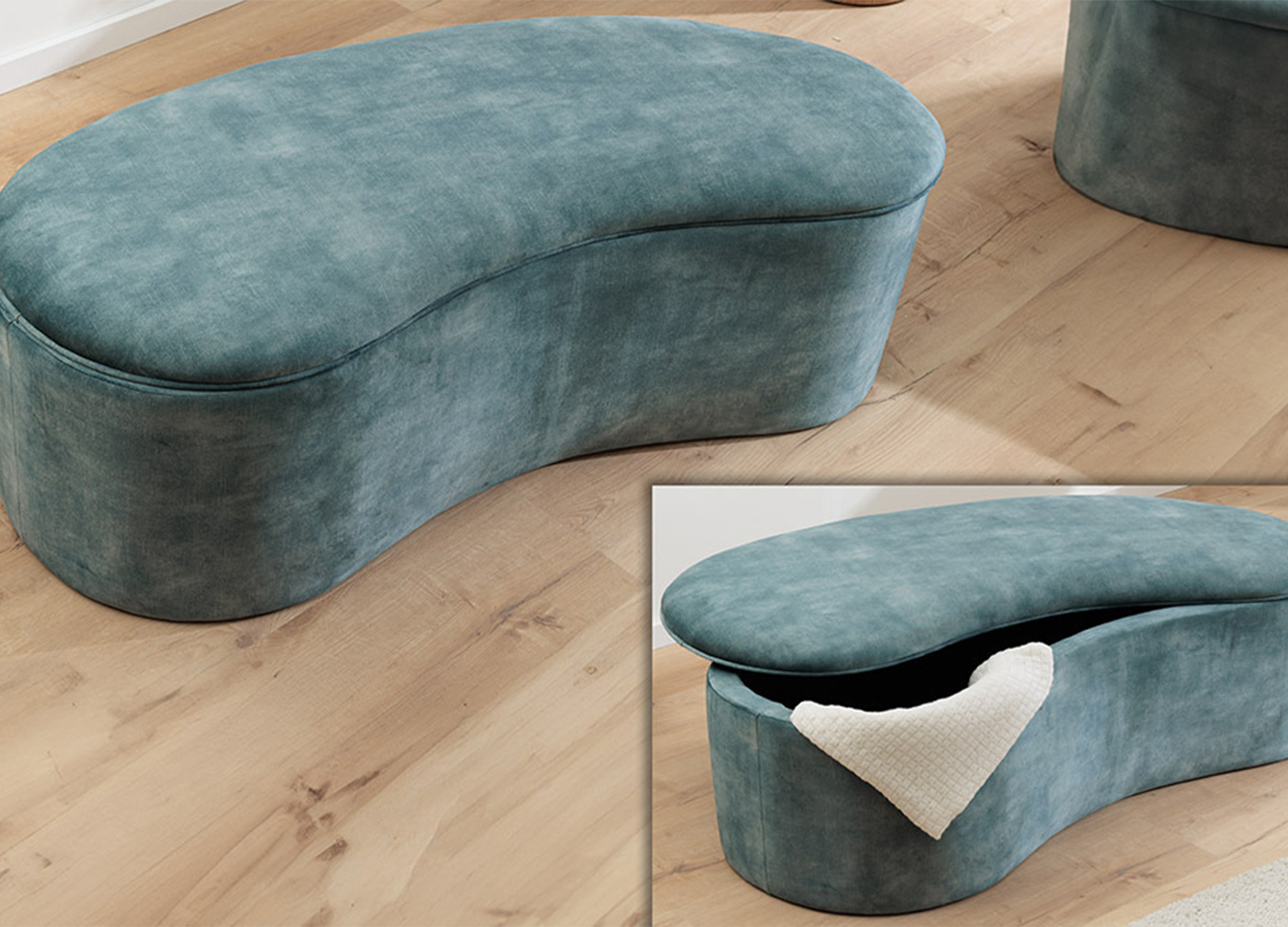 Banquette coffre SOLANE 120 cm en velours bleu pétrole fermée avec aperçu du rangement ouvert