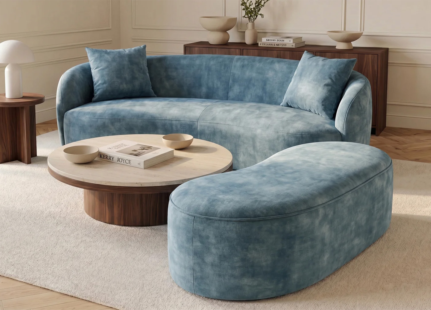 Salon moderne avec banquette coffre SOLANE bleu pétrole ouverte et canapé assorti