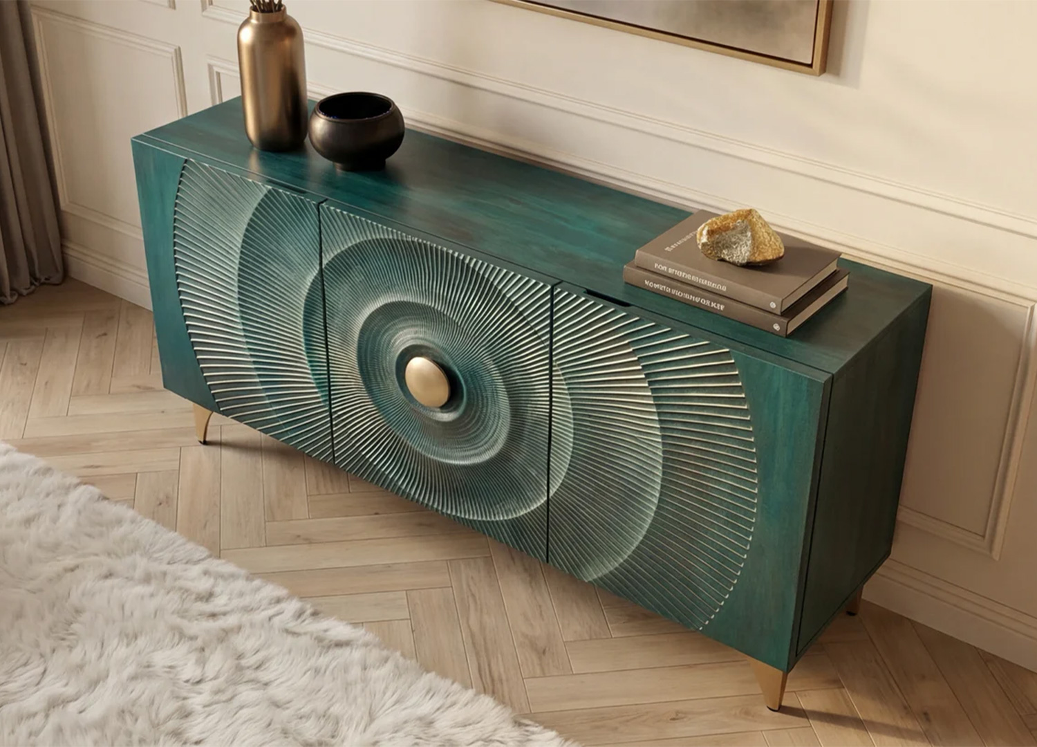 Vue en plongée du buffet SOLEIL montrant le plateau en manguier turquoise et la façade sculptée