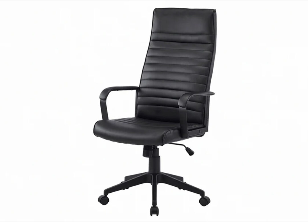 Fauteuil de bureau SÉVAN noir en similicuir sur roulettes, vue de face sur fond blanc