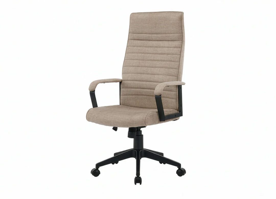 Fauteuil de bureau SÉVAN en velours taupe avec dossier haut et roulettes sur fond blanc