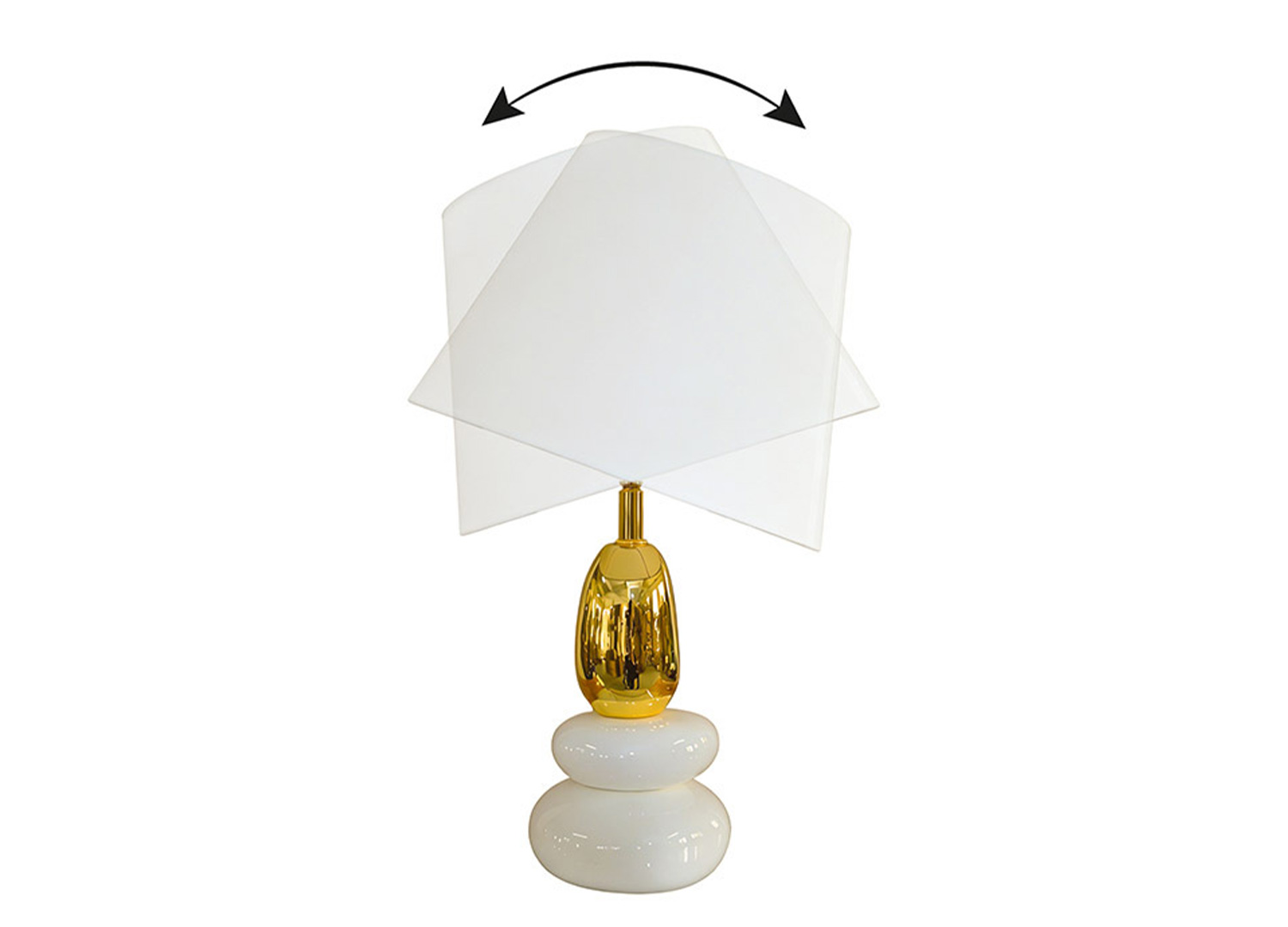 Lampe à poser AURÉA blanc et or sur buffet dans un salon moderne chic